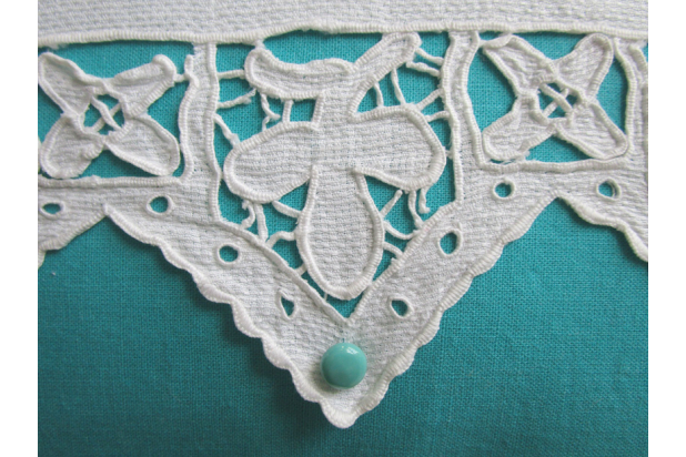 cutwork edge